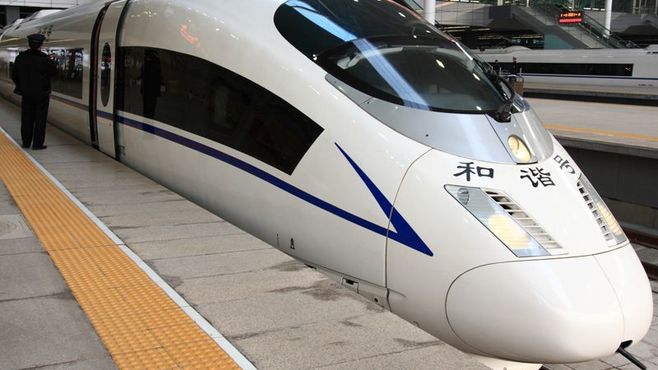 中国高速鉄道が弱みの安全性を補う"奇策"