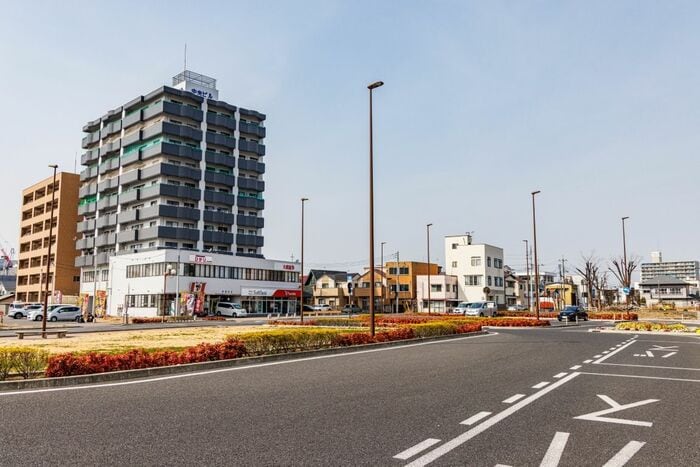 新伊勢崎駅前は広大なロータリーが特徴的