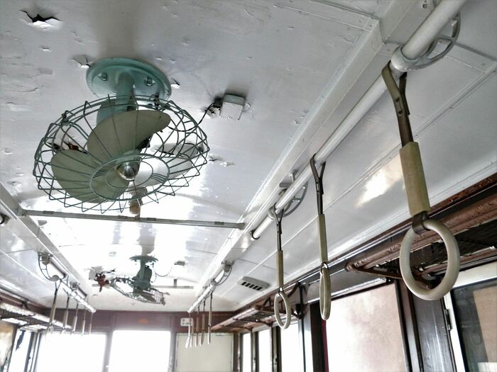 修復作業に入る前のデハ230形