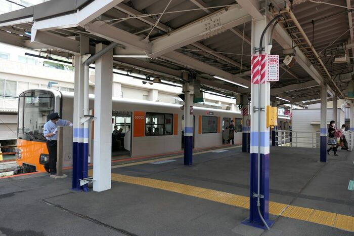準急から普通に乗り換える人も