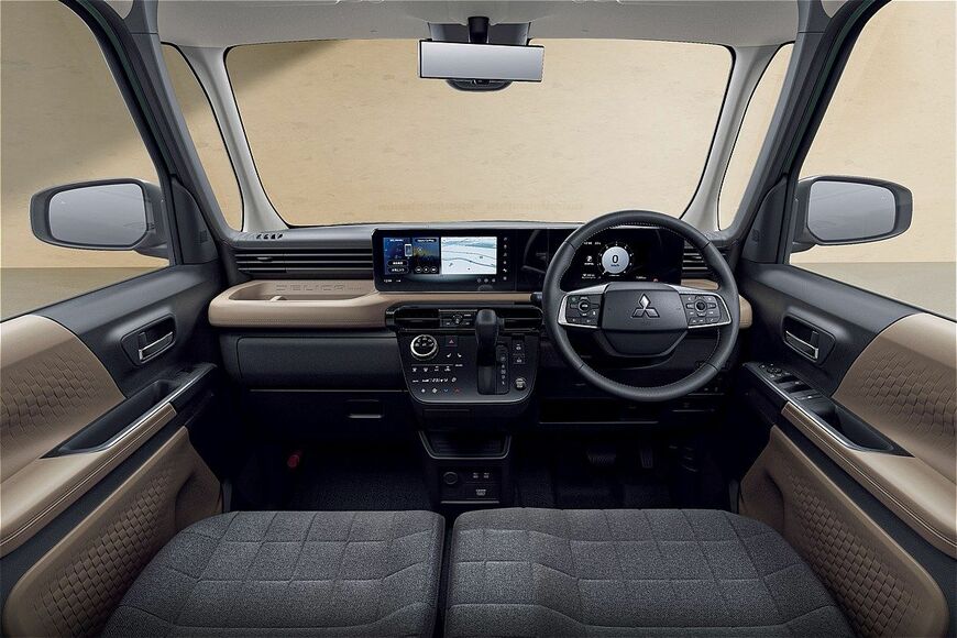 三菱から発売された軽スーパーハイトワゴンの新型「デリカミニ」（写真：三菱自動車）