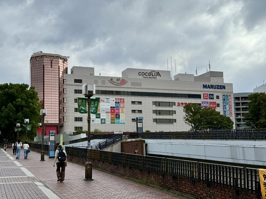 多摩そごうは閉店後、三越・大塚家具出店などの変遷を経て、商業施設「ココリア多摩センター」として営業中（筆者撮影）