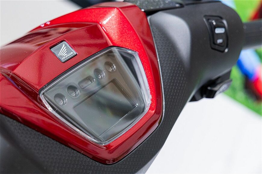 原付一種のホンダ新型電動スクーター｢アイコンe:｣（写真：三木 宏章）