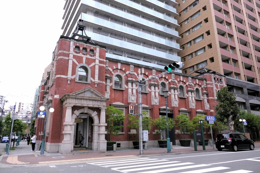 外壁が保存されている旧第一銀行神戸支店。東京駅の駅舎を設計した辰野金吾が手掛けた（編集部撮影）
