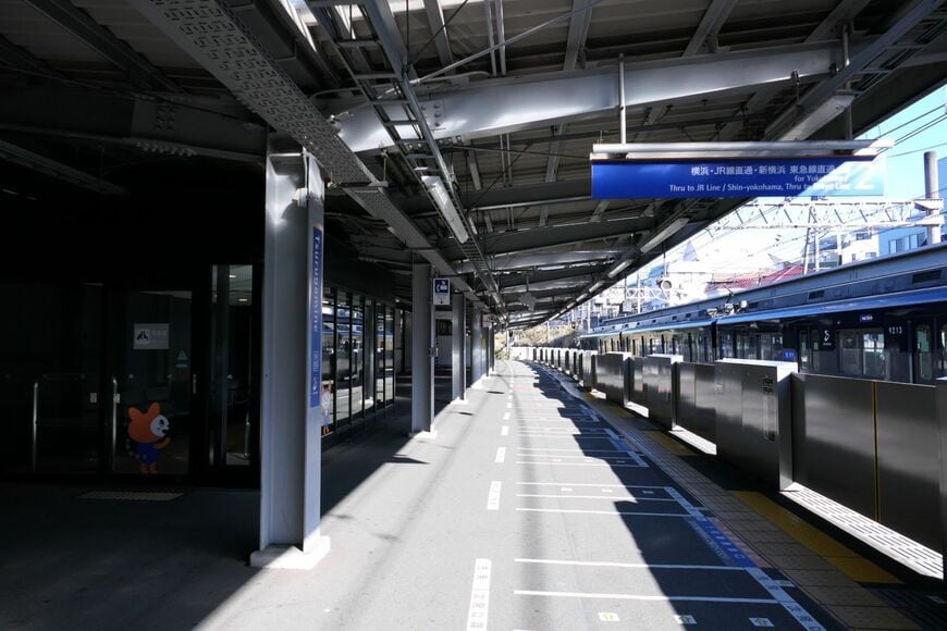 鶴ケ峰駅　上り線ホーム
