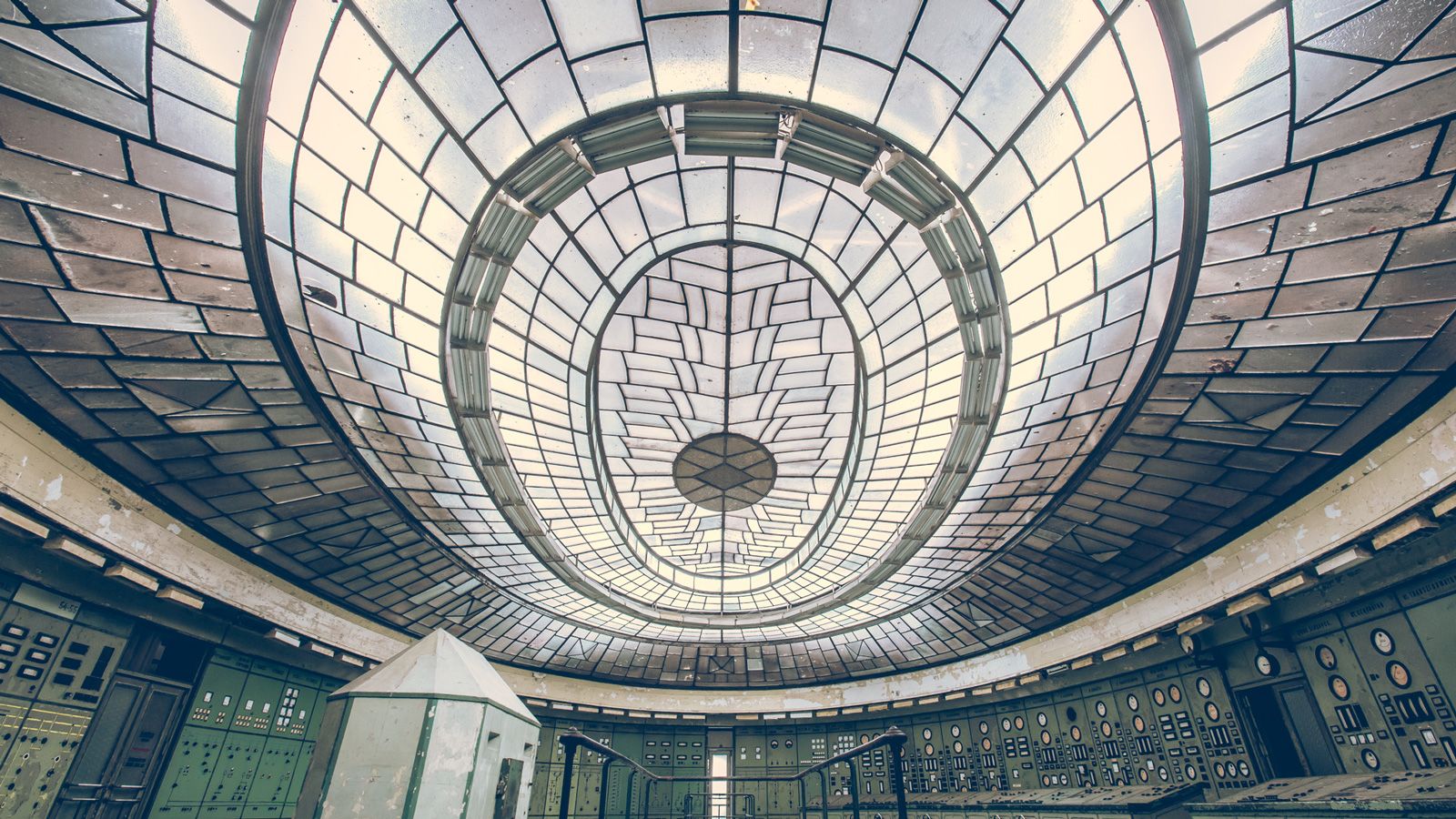 旧共産圏の撮影に圧倒的な情熱注ぐ彼女の稼業 非会社員 の知られざる稼ぎ方 東洋経済オンライン 社会をよくする経済ニュース