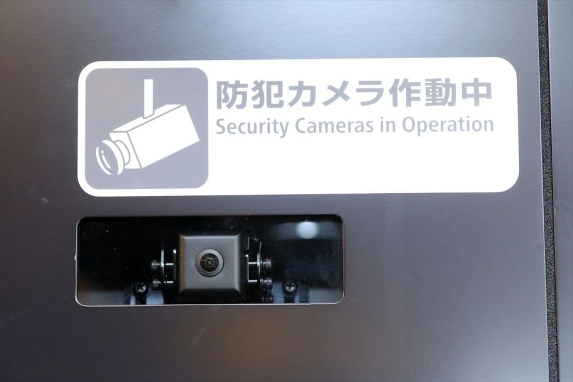 JR西日本の在来線特急では初搭載の防犯カメラ