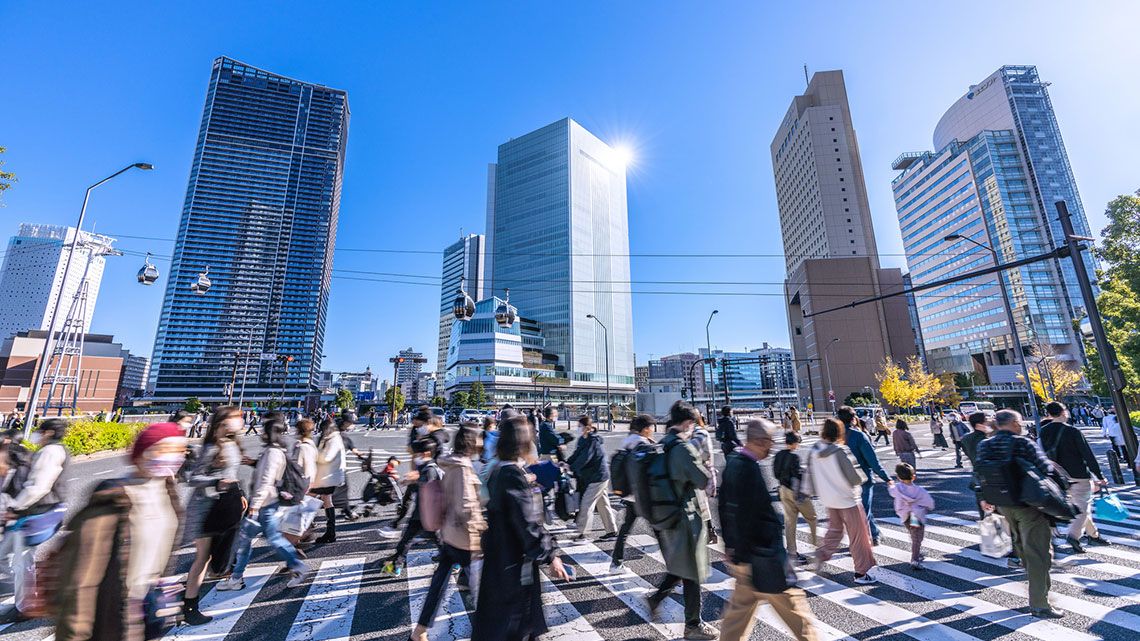 桜木町駅前の日本丸交差点