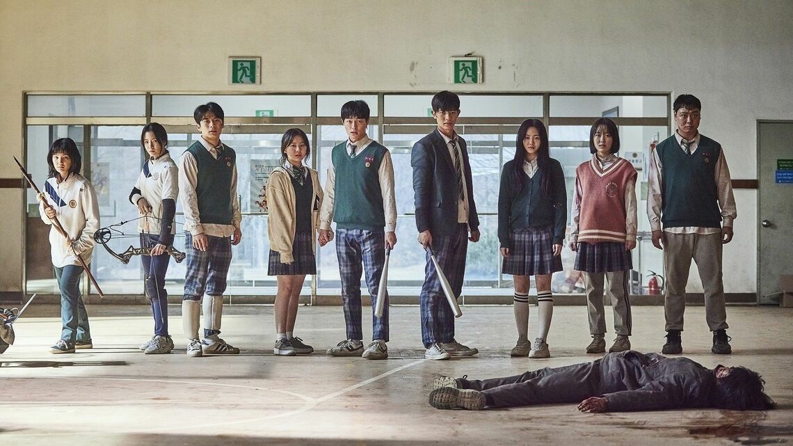 Netflixで初登場世界1位の韓国ドラマ『今、私たちの学校は…』はスクールゾンビもの。新世代の韓国俳優たちのアクションシーンが光る（写真：Netflix）この記事の画像を見る(◯枚)