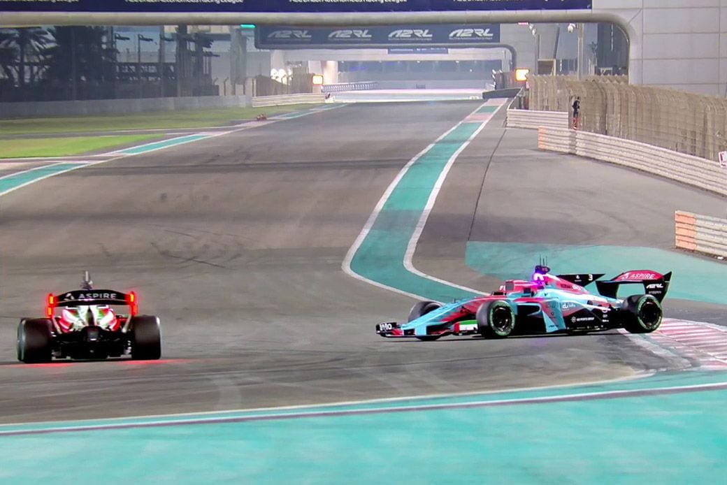 スピンしてしまったKinetizのマシン