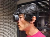 VRゴーグルを装着した岩佐琢磨CEO