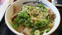 9月に復活､松屋｢ネギ塩豚カルビ丼｣人気の必然 牛めし店なのに豚メニューも愛される理由とは