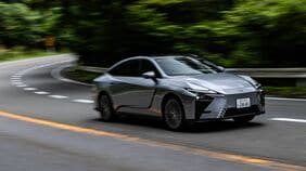 セダン継続と｢LS｣との役割分担…ハイブリッドとバッテリーEVを揃える新型｢ES｣に問う､新世代レクサスの将来