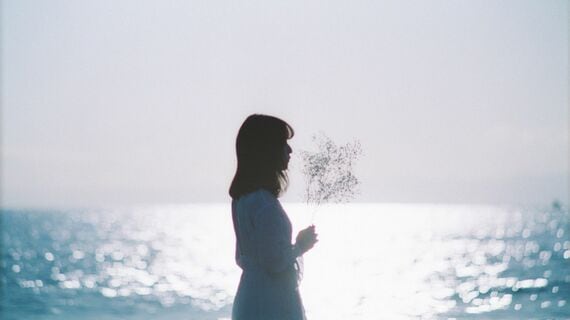 女性