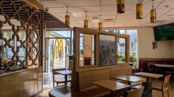 フェズのマクドナルドの店内