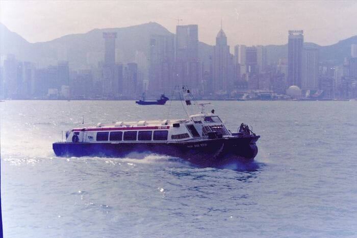 25年で激変した｢香港｣中国返還前の乗り物の姿 地下鉄は発展途上､2階