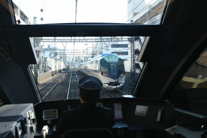 「しまかぜ」とのすれ違い