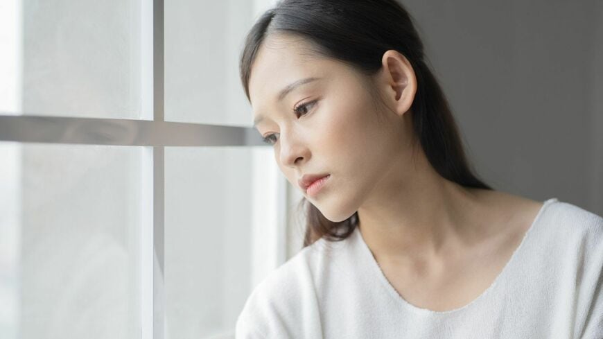 自分で悩みを解決できる人とそうでない人の違いとは何なのでしょうか（写真：Pangaea／PIXTA）この記事の画像を見る(◯枚)