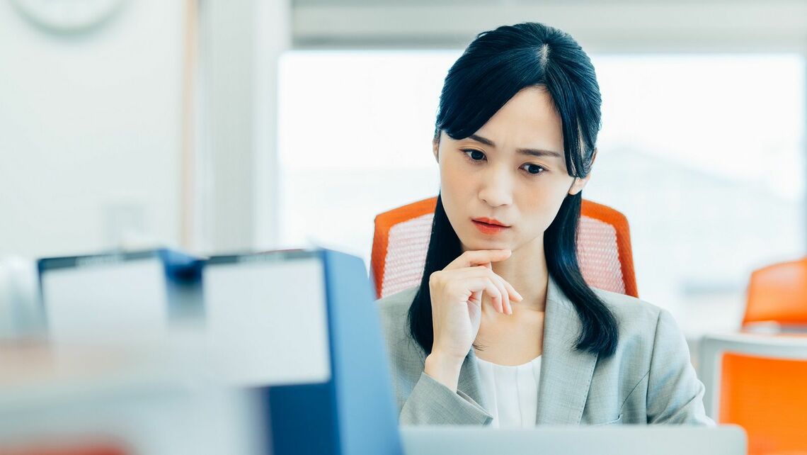 仕事が順調ななかで、仕事とプライベートどちらを優先すべきなのでしょうか(写真::takeuchi masato / PIXTA(ピクスタ)