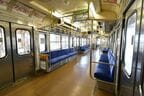 扉横に車外へ避難する際に使う折り畳み式のはしごがある