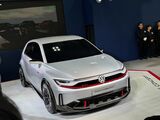 フォルクスワーゲン「ID.GTI Concept」 。モーターをフロントに搭載して前輪を駆動する新しコンパクトなID.ファミリーとして開発中。全長は4.1mとコンパクト（写真：小川フミオ）