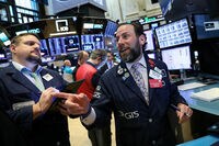 米株は小幅高､ナスダックは8000ポイント回復 S&P500は9月の最高値までわずか1％未満