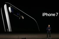 iPhone7の価格､日本の3社は実質1万円から ドコモは料金体系を1本化