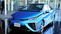 トヨタが燃料電池自動車をあきらめないワケ 2020年頃メド｢MIRAI｣の次期型車を発売へ