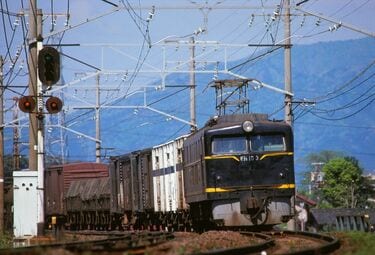 戦前の古豪からEF66まで「貨物列車の機関車」列伝 日本経済を支え 戦前の古豪からEF66まで「貨物列車の機関車」列伝 日本経済を支え