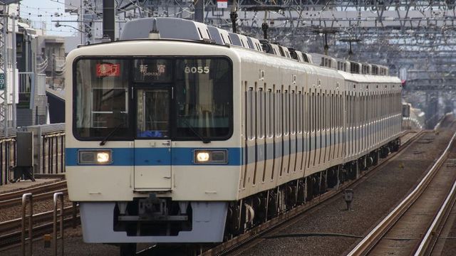 混雑ワースト3脱却 小田急新ダイヤ の威力 通勤電車 東洋経済オンライン 社会をよくする経済ニュース