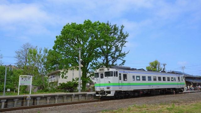 ｢鉄道が消えると街は廃れる｣はウソだった！ 北海道・増毛｢廃線で 