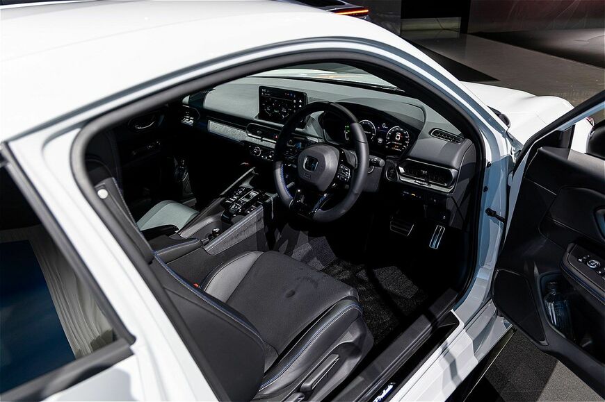 ホンダアクセスが開発した純正アクセサリーを装着したホンダ新型「プレリュード」