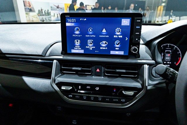ホンダの新型SUV「WR-V」（写真：三木宏章）