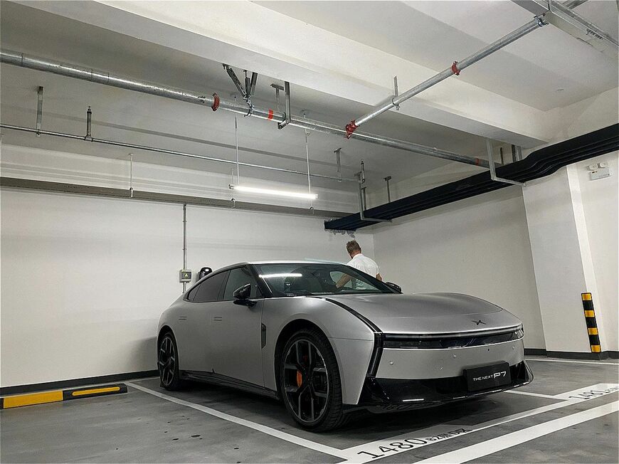 同乗試乗したシャオペンのAI搭載のスポーツセダン「P7」（写真：筆者撮影）