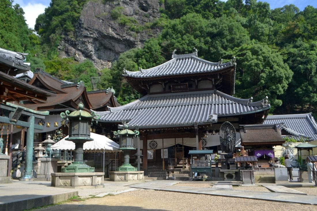 宝山寺