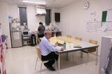 駅員のための食堂・休憩室（記者撮影）