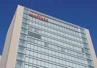 スマートフォンが電子部品需要を牽引、村田、京セラの意外な活況