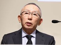 ｢ポスト柳井｣に浮上､44歳ユニクロ新社長の手腕 柳井氏が標榜する｢チーム経営｣は実現するか