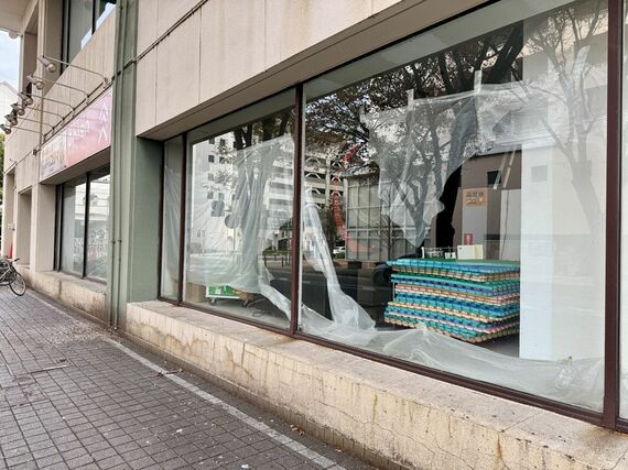 剥がれたビニール