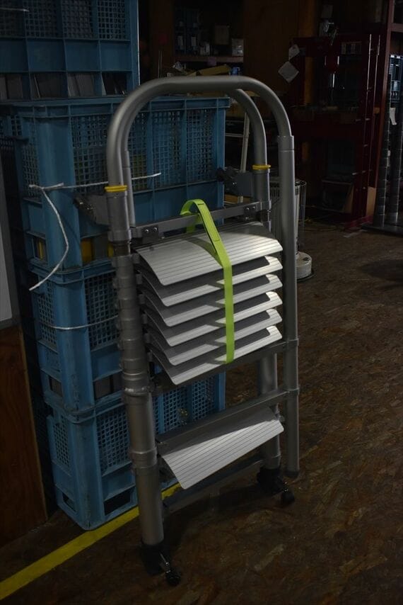 伸縮はしご CLI-225型搭載タイプ