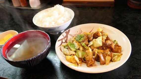 「おすみ」のホルモン定食