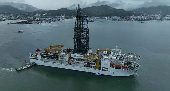 海底に眠る国産レアアース開発は期待も壁も高い