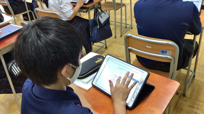 英単語や漢字｢アプリで覚える｣公立校でも着々