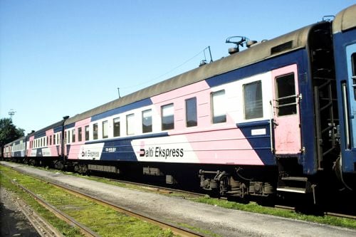 バルト3国を直通する「バルティ･エクスプレス」（1994年 筆者撮影）