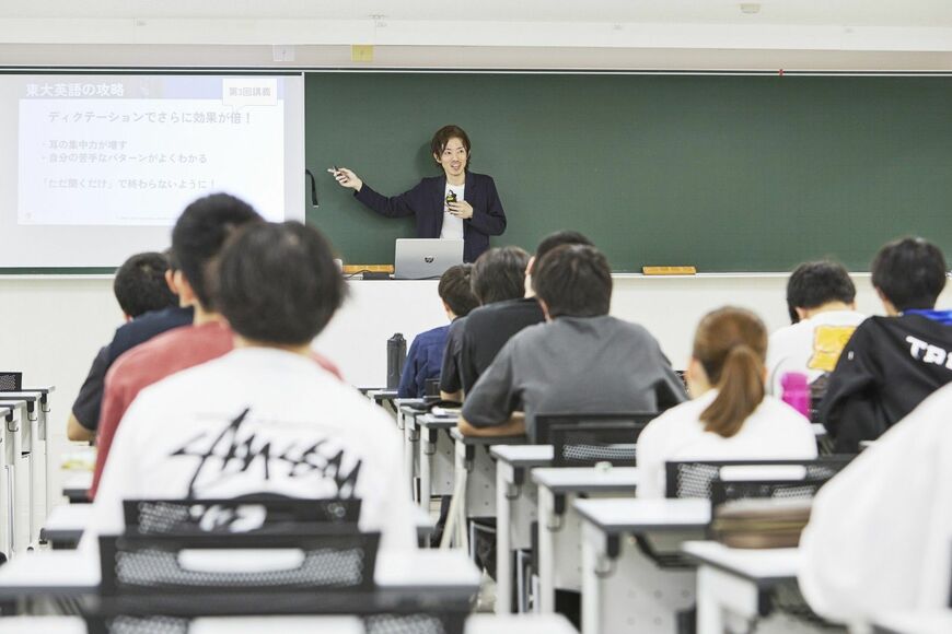 勉強を教える楽しさに目覚めたといいます（写真：青戸さん提供）