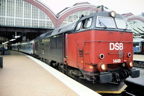 デンマーク国鉄の機関車がドイツの客車を牽引（1994年 筆者撮影）