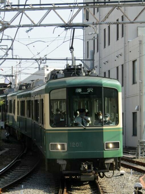 独特の音がやみつきに､江ノ電｢吊り掛け電車｣ 全国で姿消すが1000形には出会える確率が高い | 通勤電車 | 東洋経済オンライン