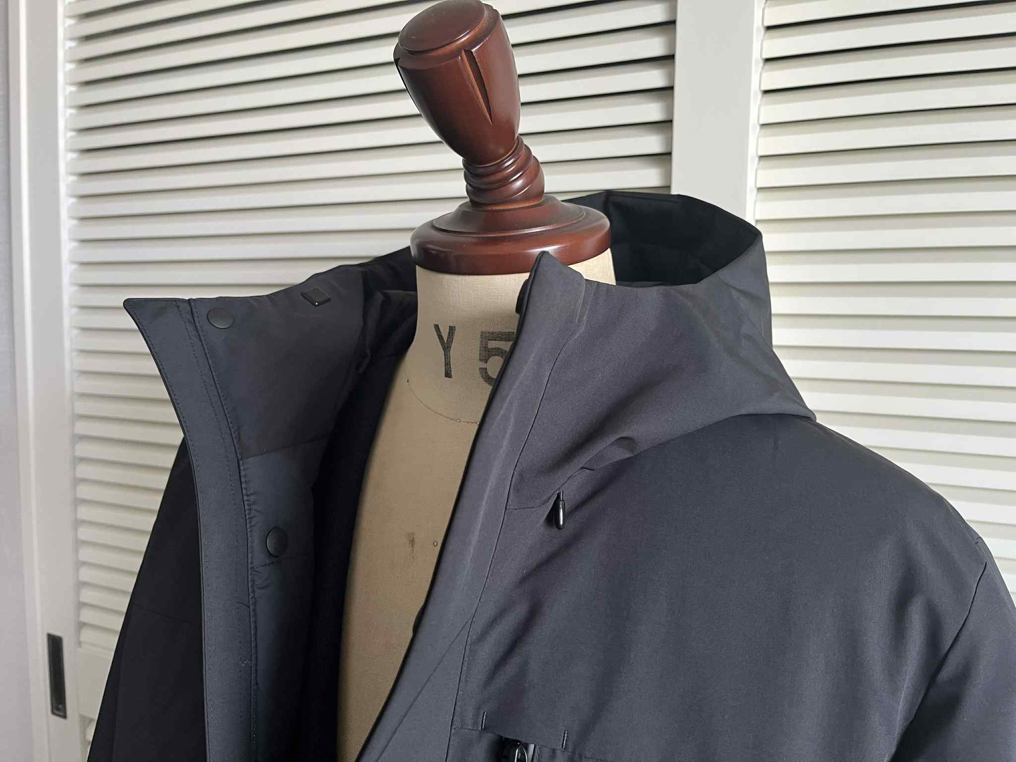 立体的ディテールとしてのフード（写真：筆者撮影）