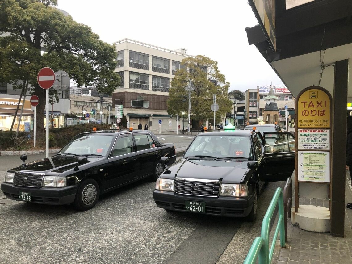 鎌倉駅西口のタクシー乗り場（筆者撮影）