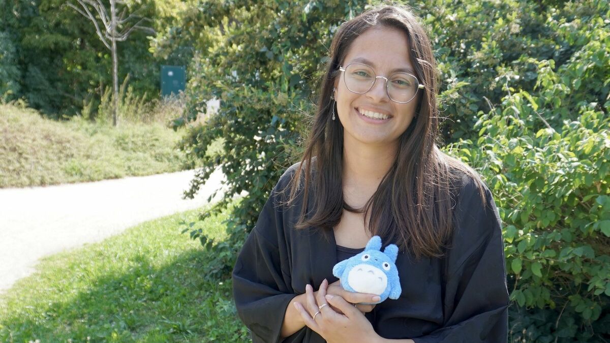 パリ女性｢SNS投稿で見た不安｣と広島で誓った平和 | 日本で買ったモノ、見せてください！ | 東洋経済オンライン